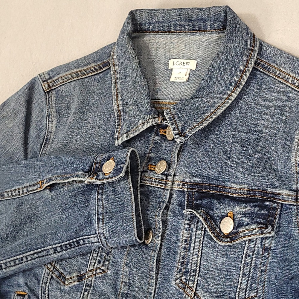 J.Crew Denim Jacket Womens M Blue Classic Fit Cotton Trucker Medium Wash